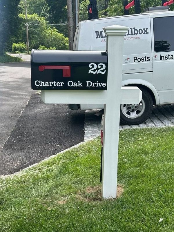 Mr. Mailbox Combo 3 —Black, White, or Natural 5 Mr. Mailbox Combo 3 —Black, White, or Natural 5" X 5" Premier Western Red Cedar Post & Installation