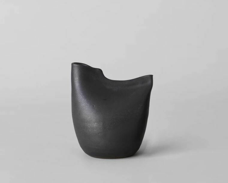 ES009 Bird Vase - Medium Black