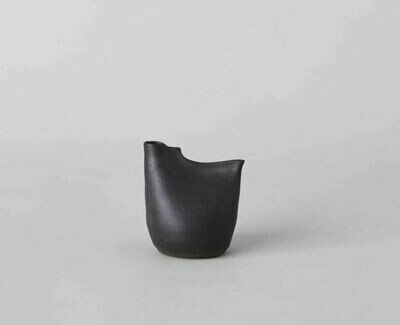 ES008 Bird Vase - Small Black