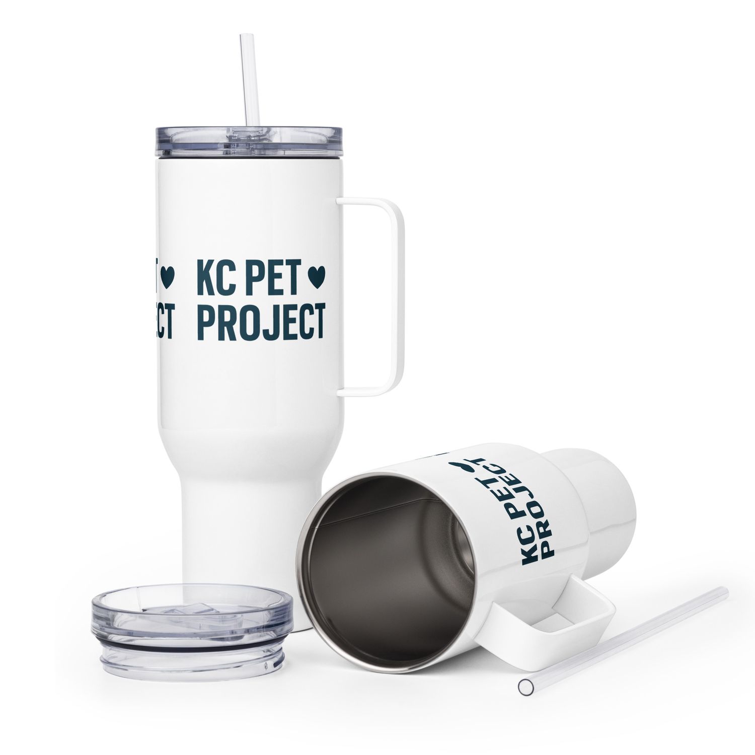 Travel mug with a handle
