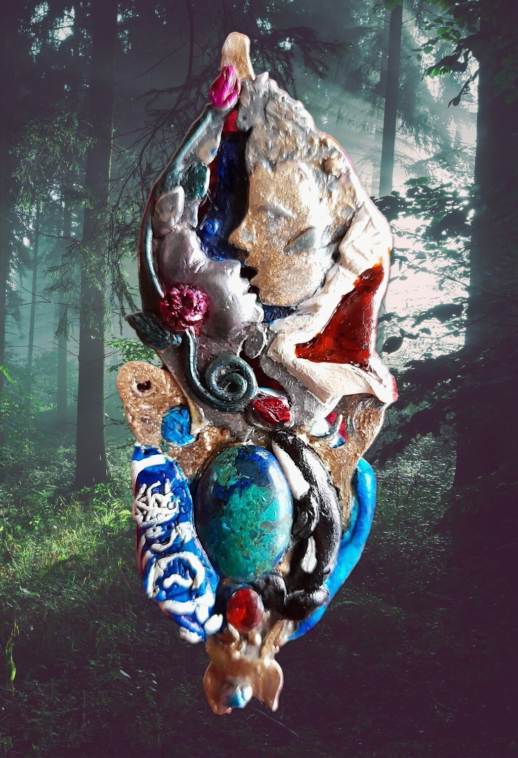 ‘Romance Rendezvous’ silver pendant. Hand sculpted.