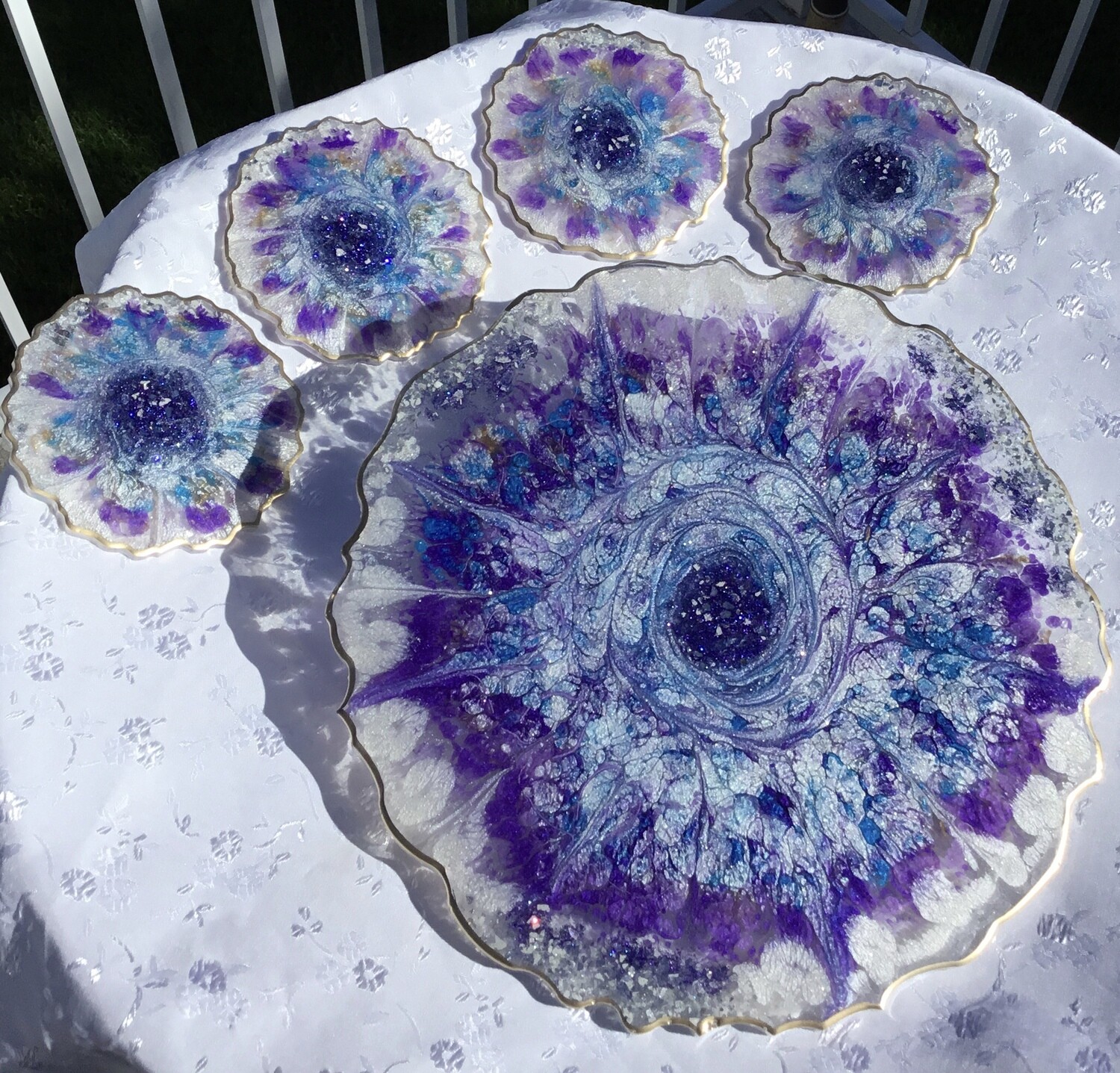 (SOLD)Splash of Beauty – Epoxy Resin Tray and Coasters (SOLD)Splash of Beauty – Epoxy Resin Tray and Coasters