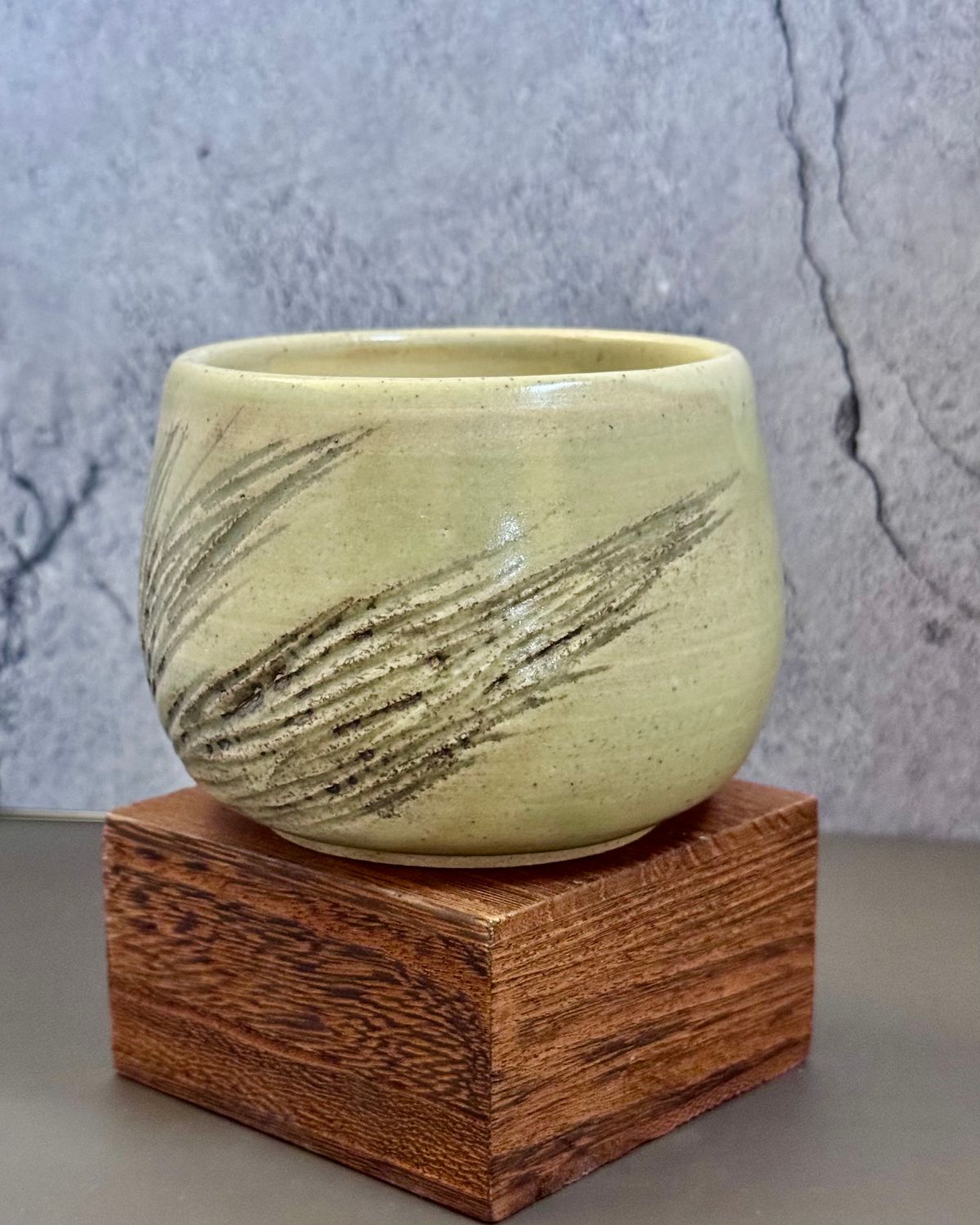 Flow Carved Yunomi