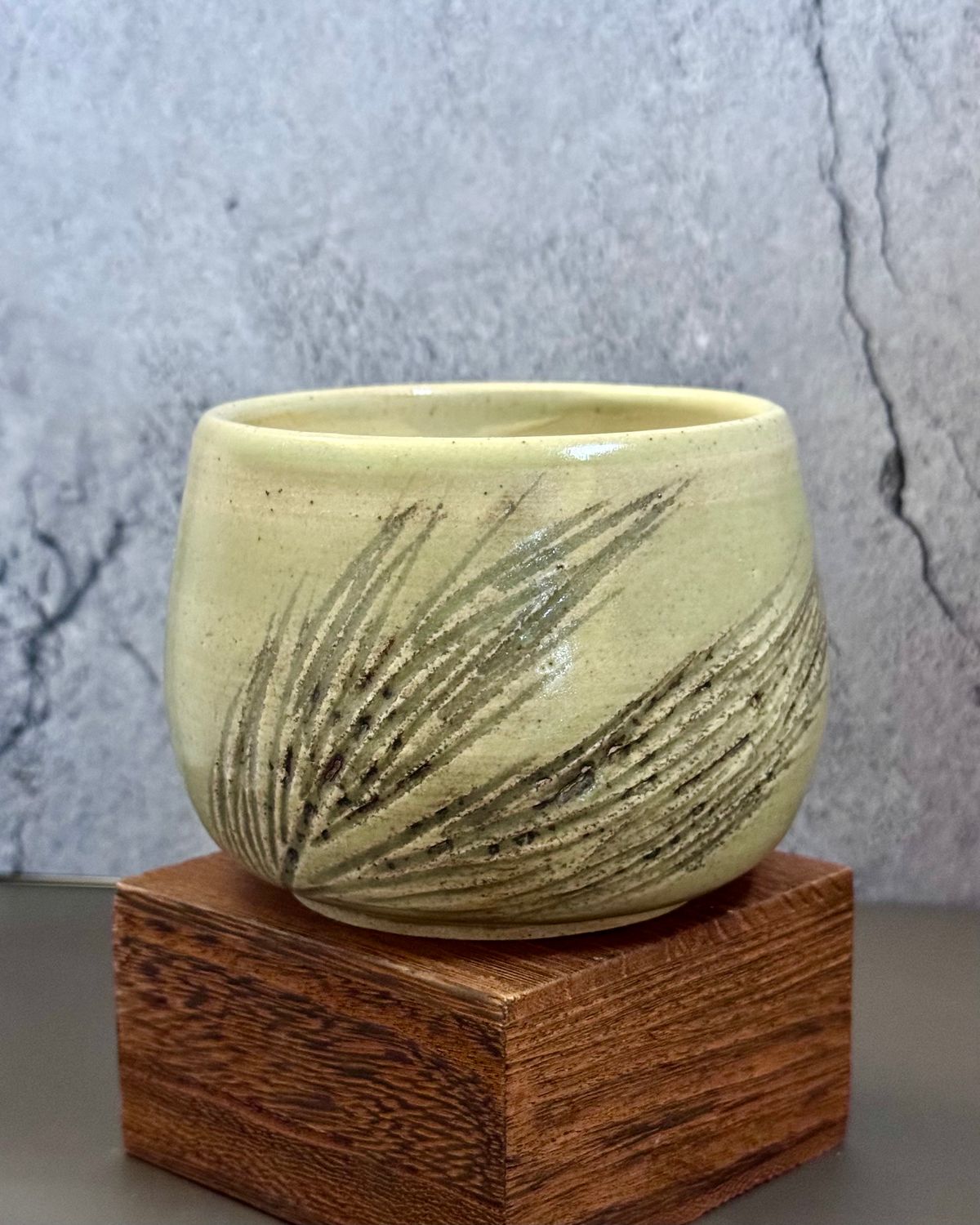 Flow Carved Yunomi