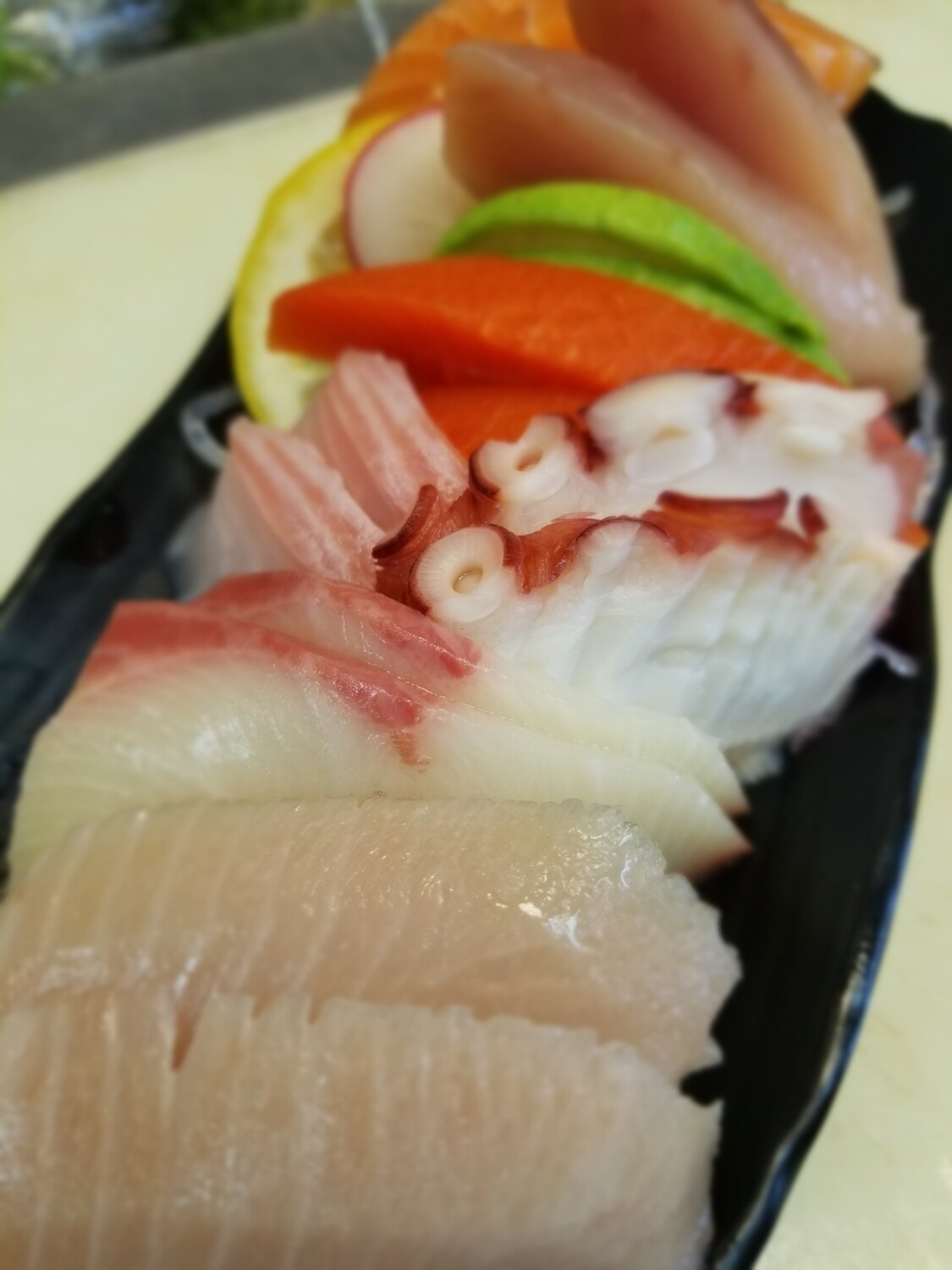Assorted Sashimi (14pcs)