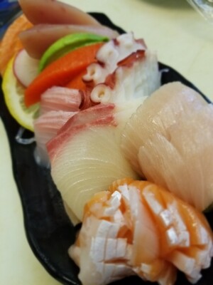 Assorted Sashimi (16pcs)