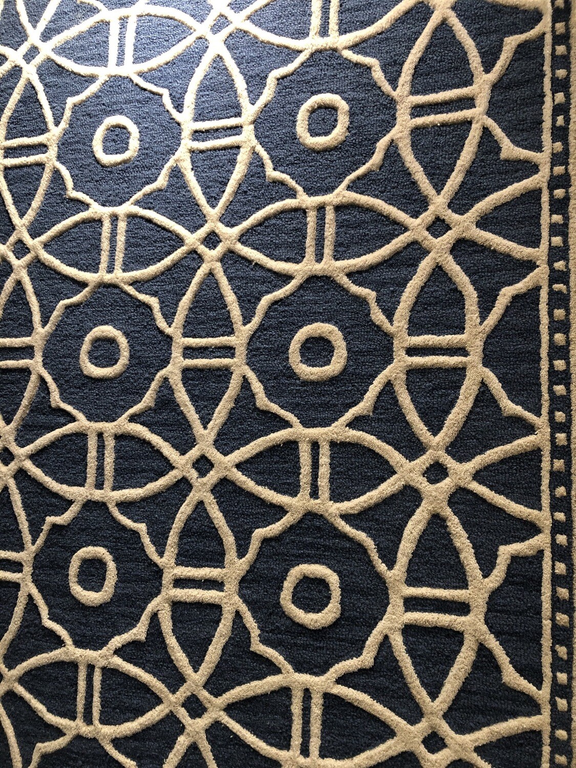 Area Rug 5’x8’