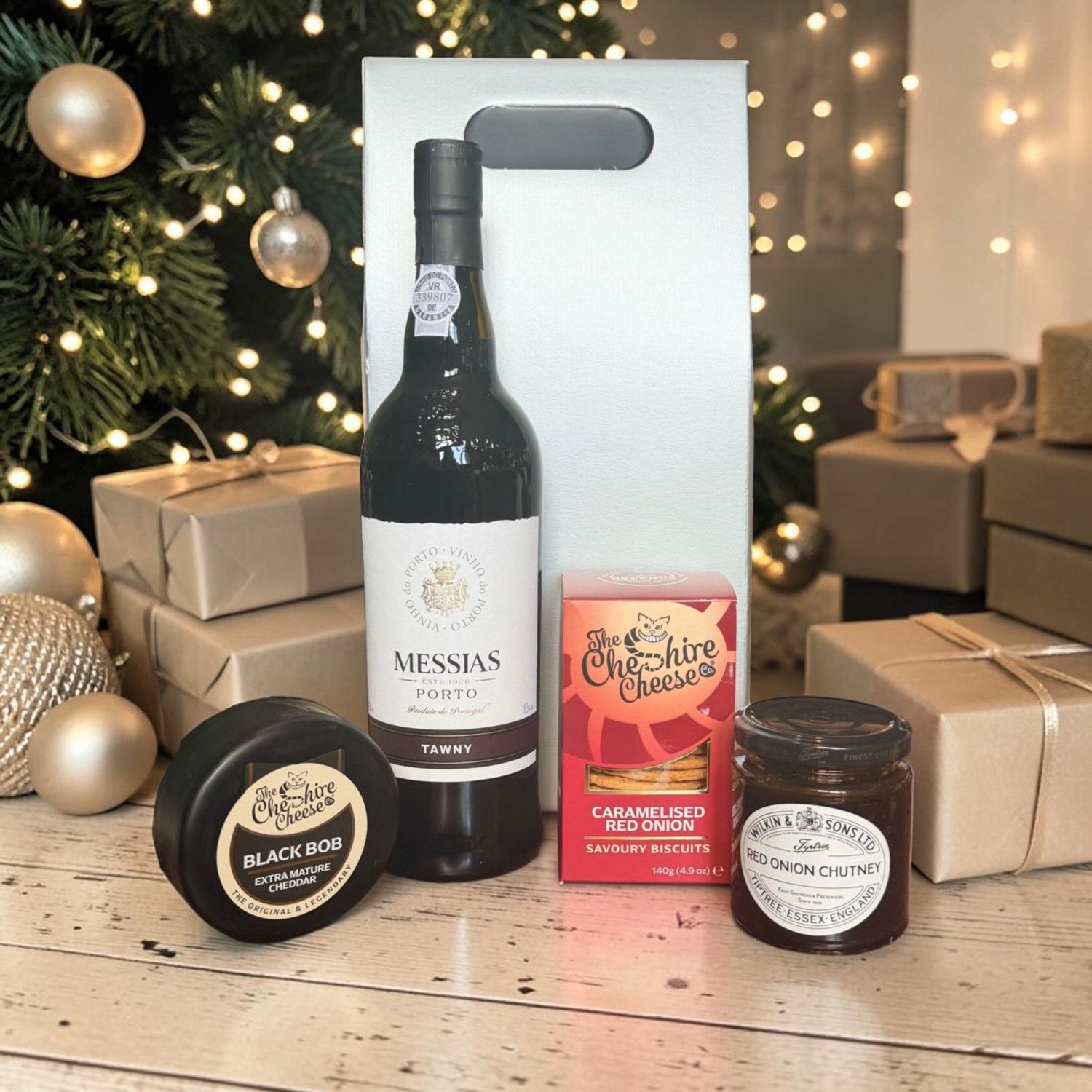 Port, Cheese, Crackers & Chutney - Gift Set Port, Cheese, Crackers & Chutney - Gift Set