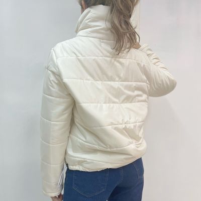 campera nylon con elastico  -  PAU  crudo y negro
