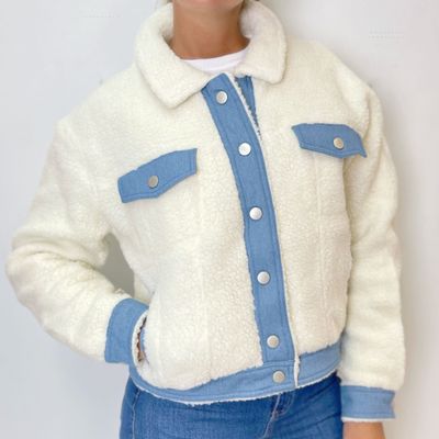 CHELSIE  -  campera corderito con vivo en jean.