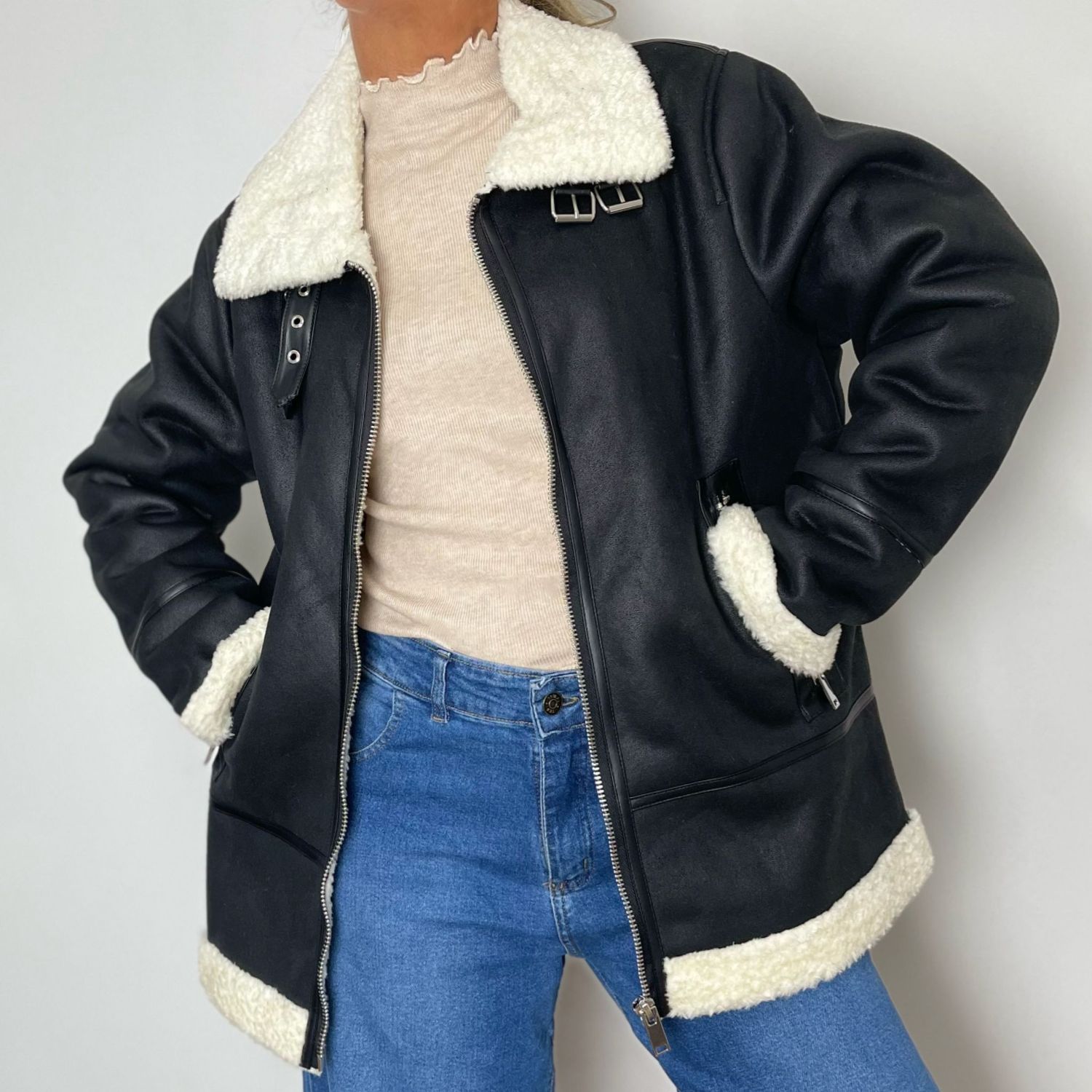 SNOW  -  campera eco cuero con corderito