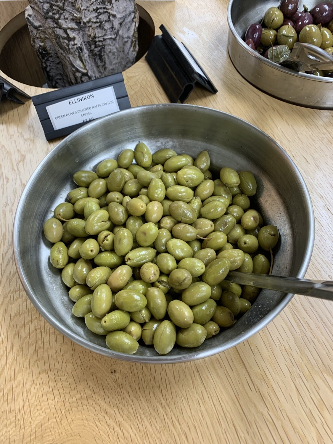 GREEN OLIVES CRACKED NAFPLION /lb 440246