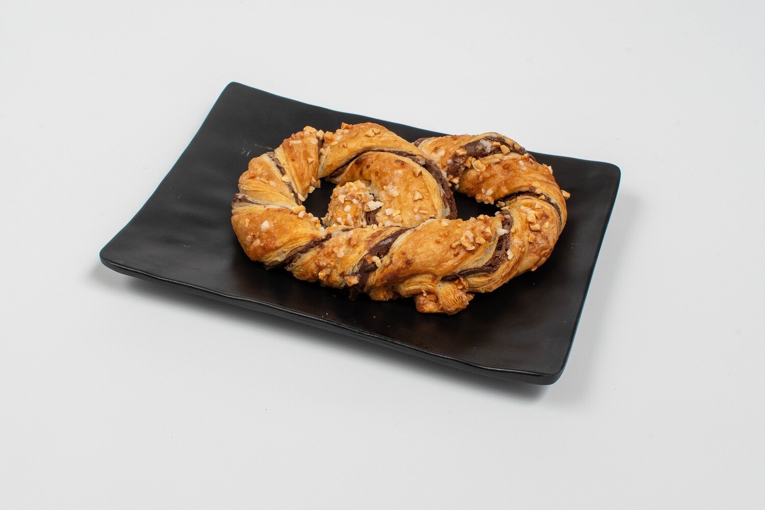 CHOCOLATE ALMOND PRETZEL 5.25oz /pc