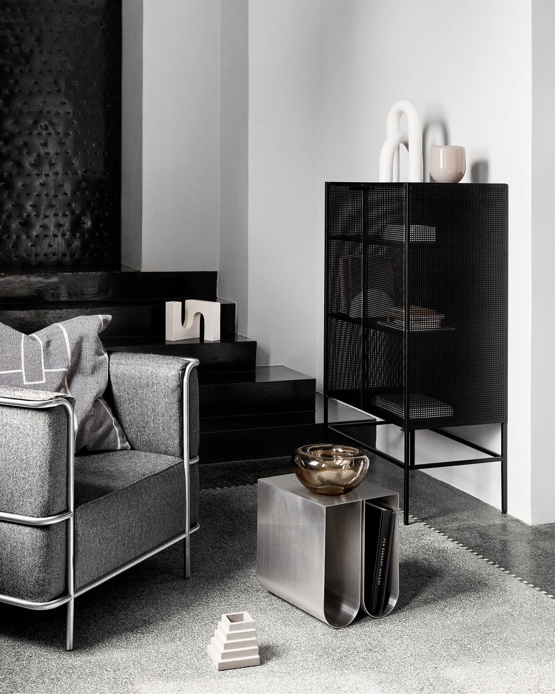 Curved Side Table | Stahl