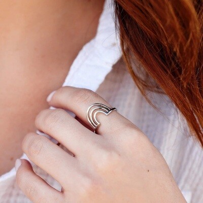 PV Chasing Rainbows Ring