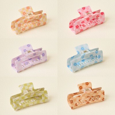 The Darling Effect Checkered Claw Clip