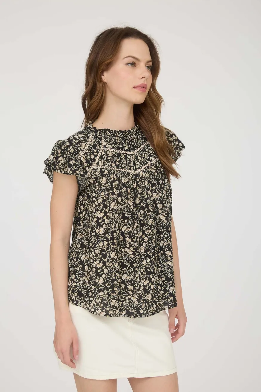 B.P Floral Lace Yoke Trim Top-Black