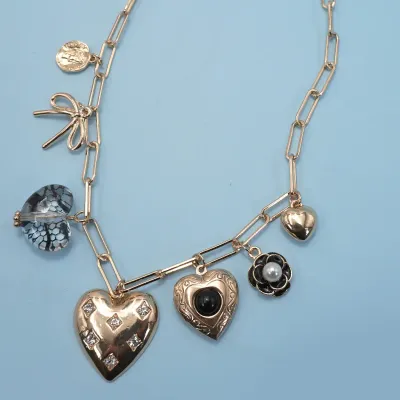 JOSSLYN Lace Heart Flower Necklace