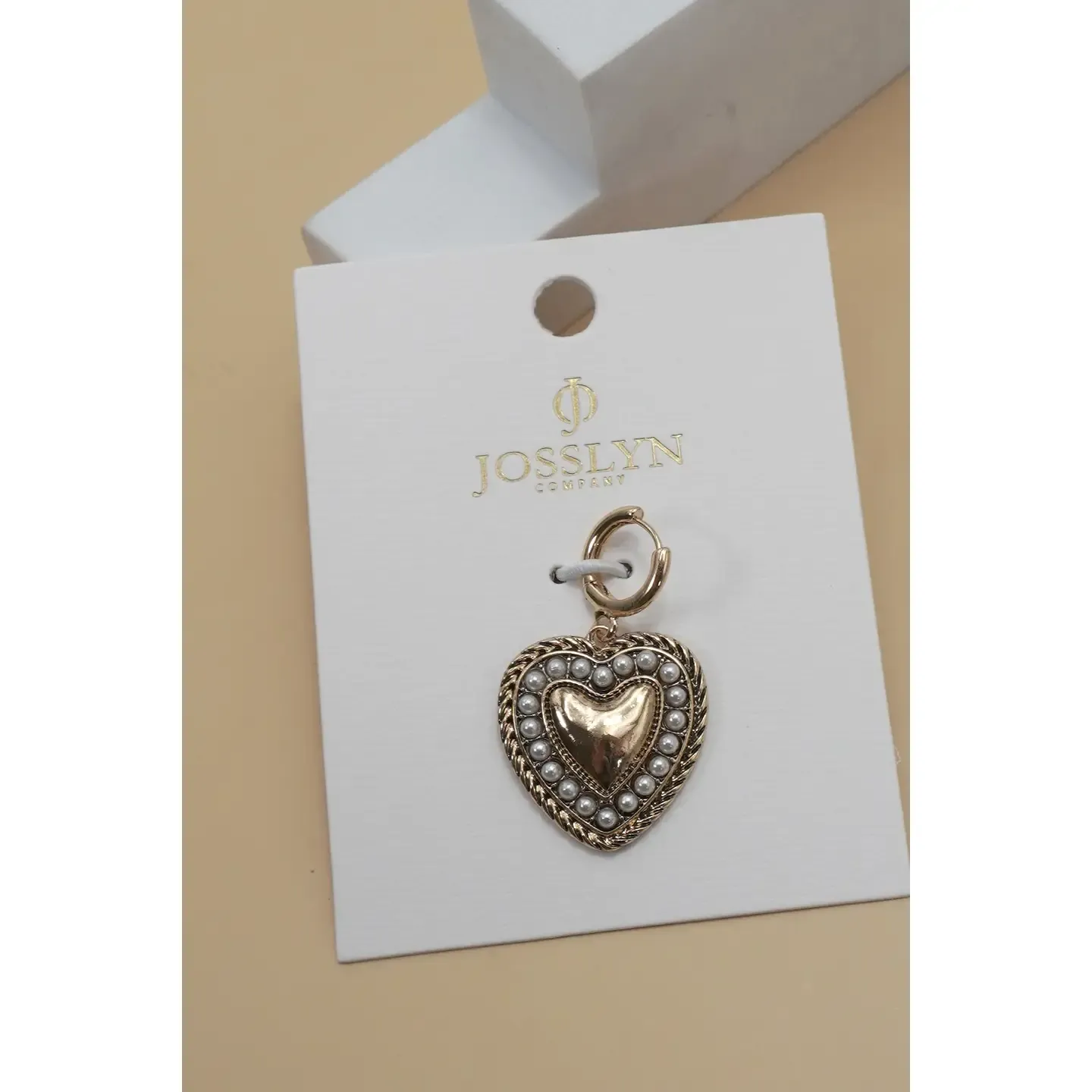 JOSSLYN Heart with Pearls