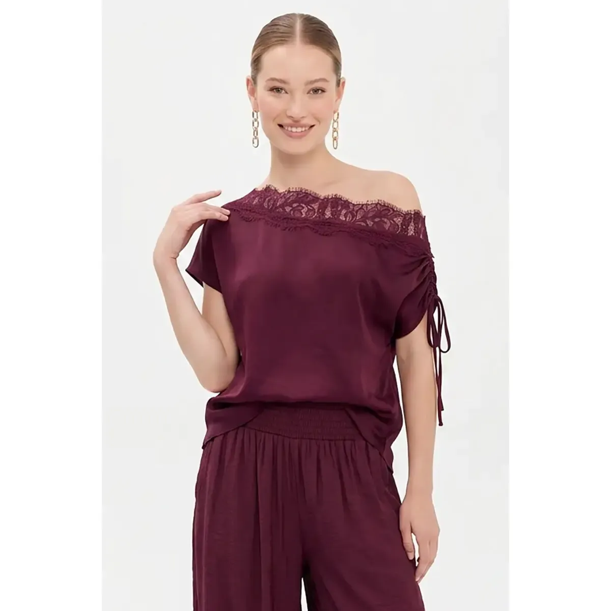 NAKED ZEBRA Wine Off Shoulder Lace Trim Top
