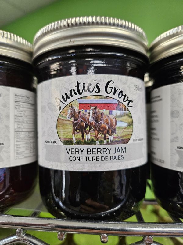 Auntie&#39;s Grove Very Berry Jam - Local