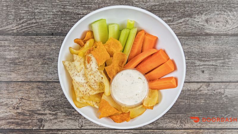 Gourmet Kettle Chip &amp; Veggies Dip Snack Box - Grocery Garden