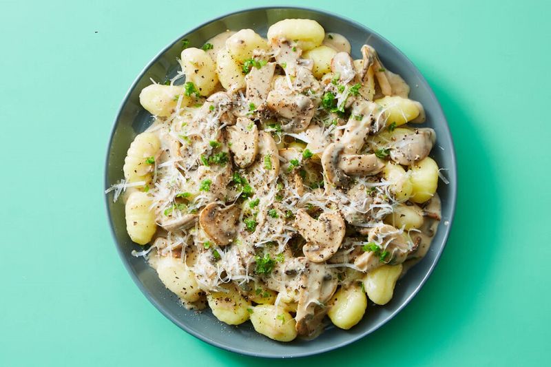 Creamy Mushroom &amp; Gnocchi Alfredo Heat &amp; Serve