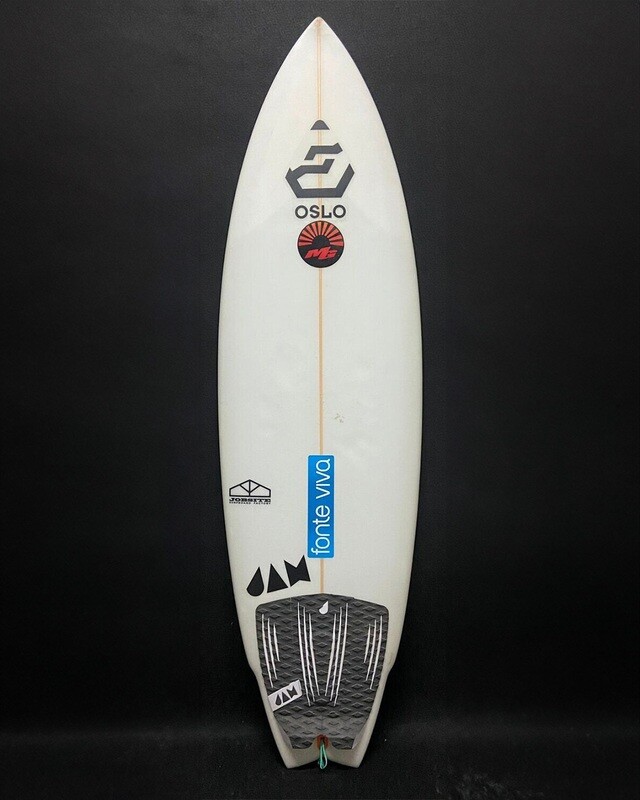 TWIN FIN 5'7" x 19 3/8" x 2 5/16" - 27.20 Lt