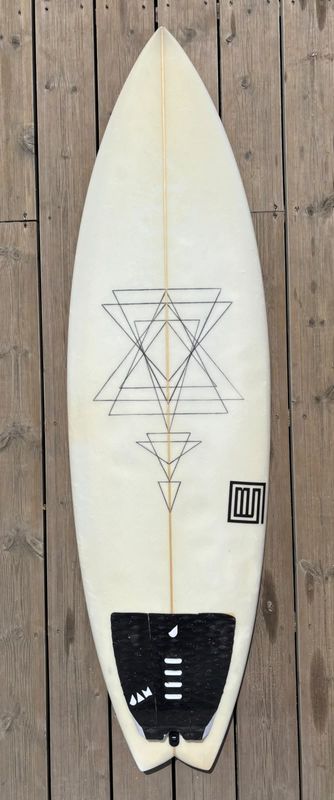 TWIN 5'9" x 19 1/4" x 2 5/16" - 27.3L