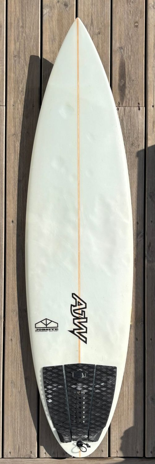5'10" x 18.22" x 2.22" - 24.65L