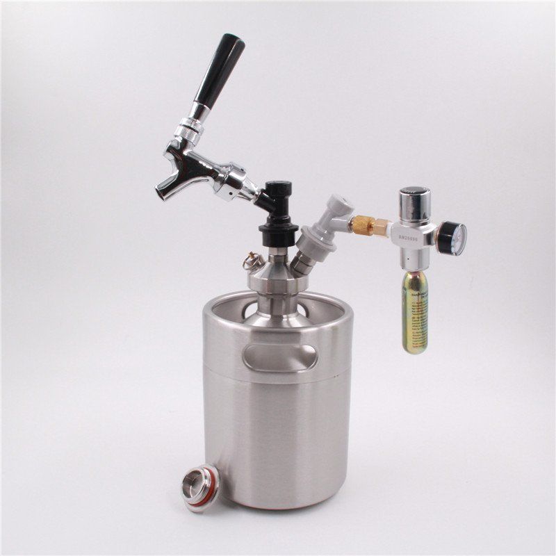 Диспенсрна система с две бързи връзки и 5 л. кег ИНОКС