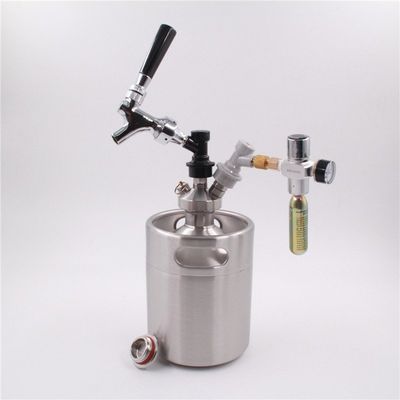 Диспенсрна система с две бързи връзки и 5 л. кег ИНОКС Диспенсрна система с две бързи връзки и 5 л. кег ИНОКС