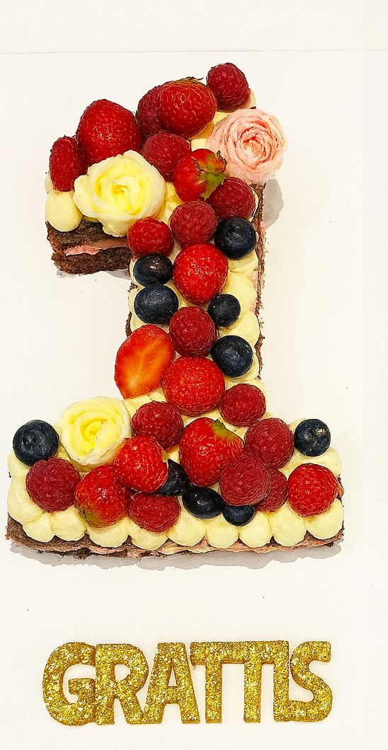 Siffertårta 1 med färska bär
