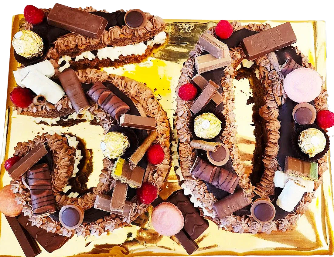 Dekorerad siffertårta 50