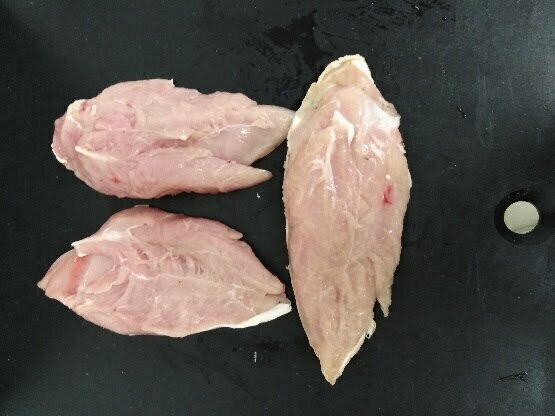 Acompte sur un lot de 1 escalope de poulet  sous vide vendue à 19.00 €/kg