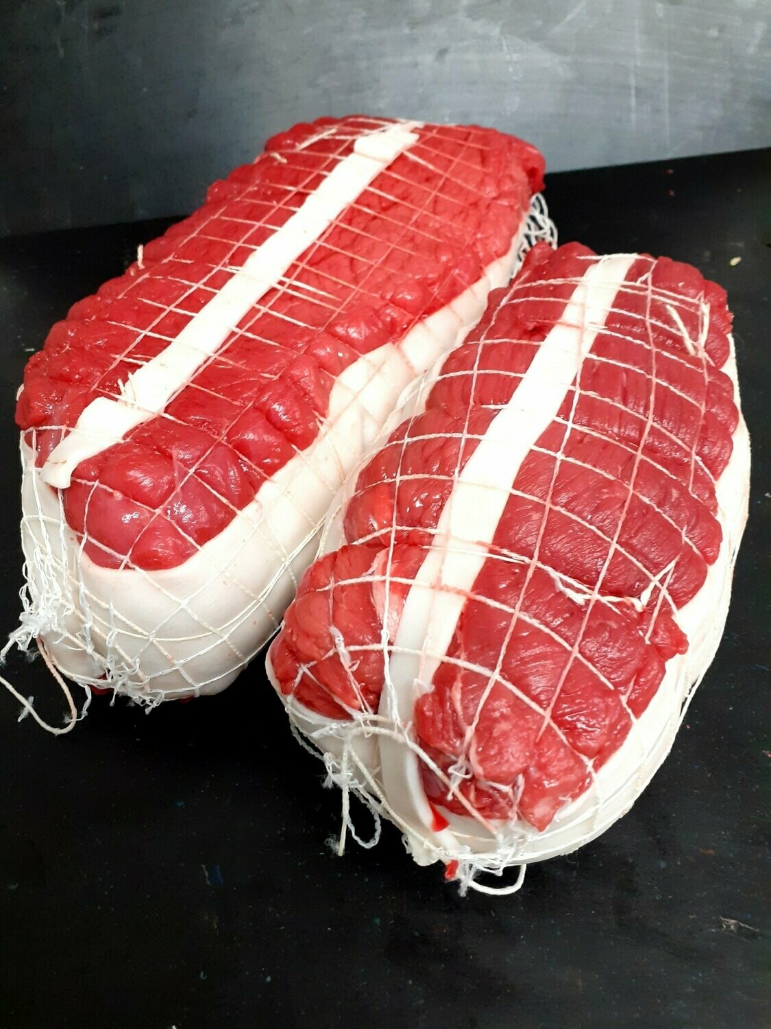 Portion de 1 kg de Rosbif ***(1ère catégorie) sous vide : grosse poire, 2ème et 3ème de tranche, tranche grasse, aloyau, rumsteak