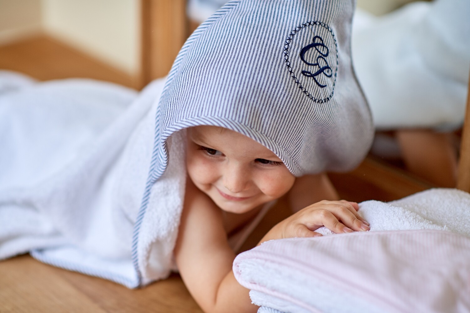 Hooded Towel flannel stripes navy