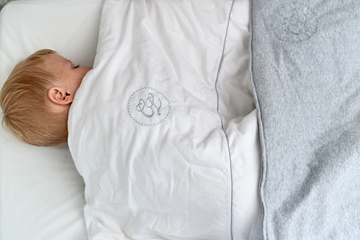 Duvet Cover l&#39;Essentiel white + grey