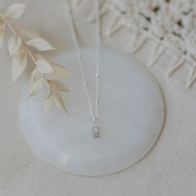 GJ Clear Silver Glim Necklace