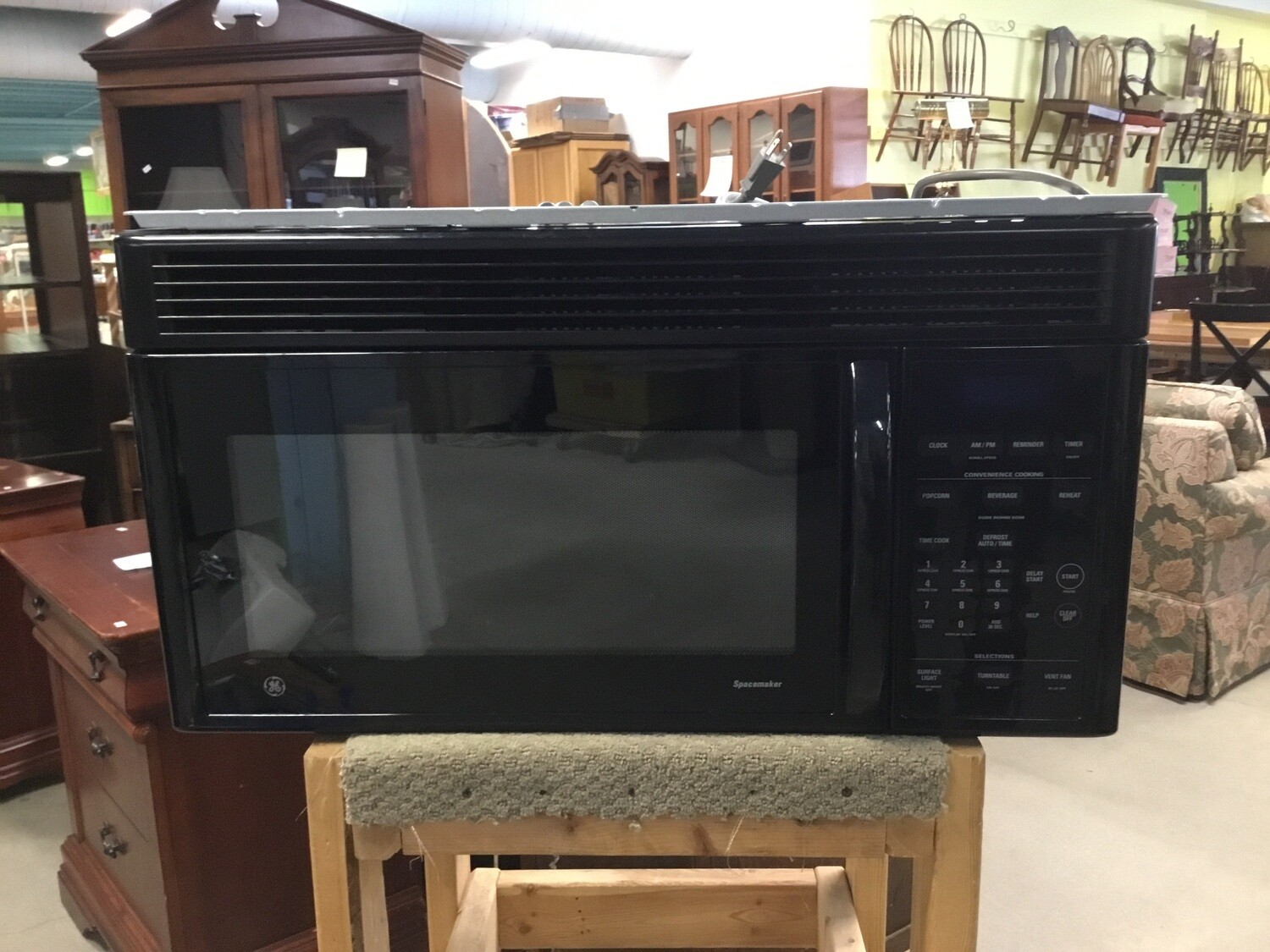GE Spacemaker Over-The-Range Microwave