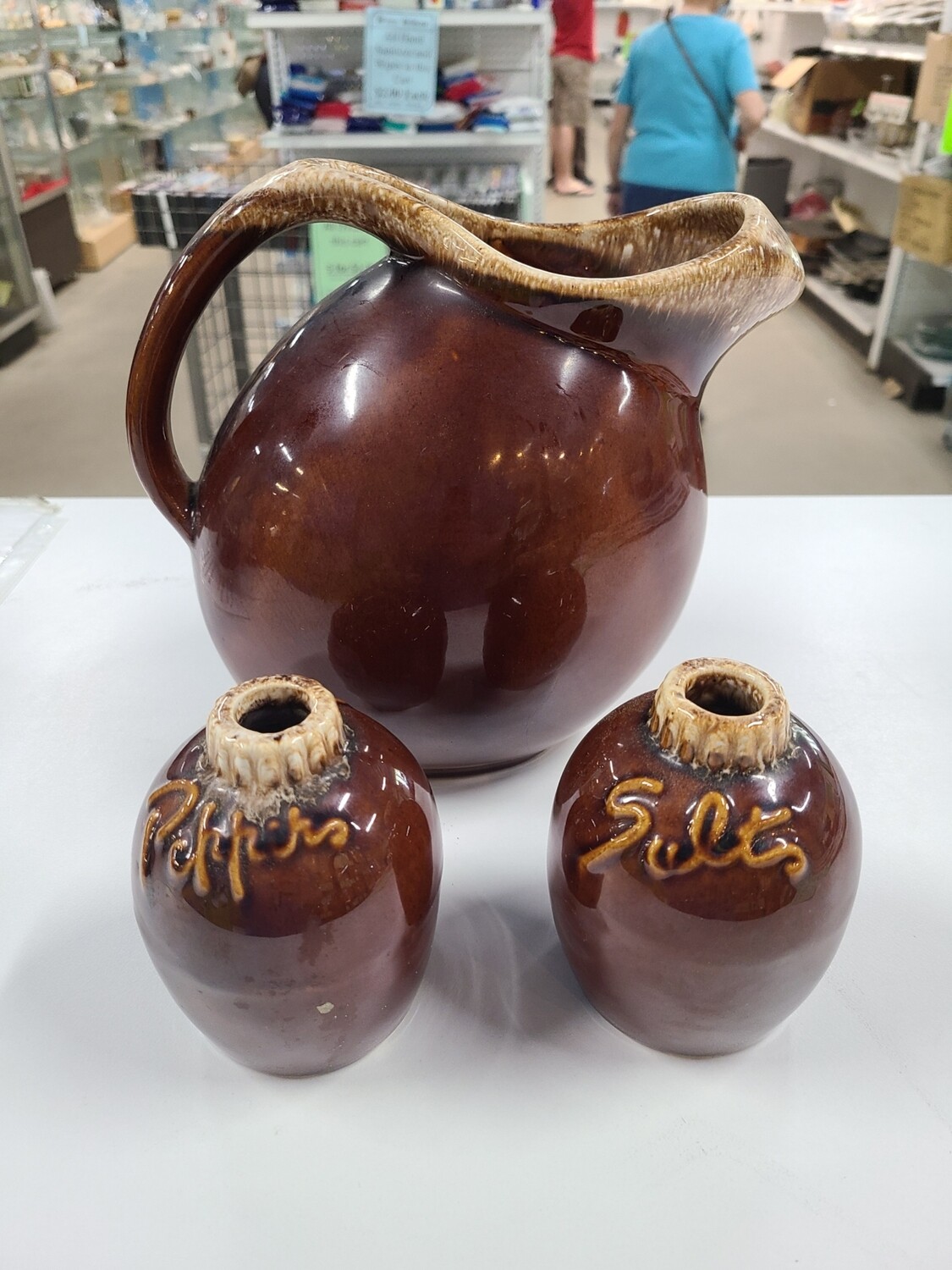 3 Pieces of Hull Pottery