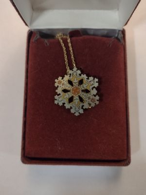 Reed &amp; Barton Damascene Snowflake Pendant On Chain