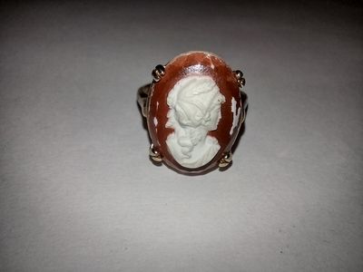 Gold Electroplate Cameo Reproduction Ring