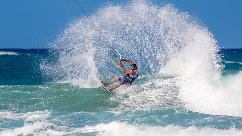 STRAPLESS KITE