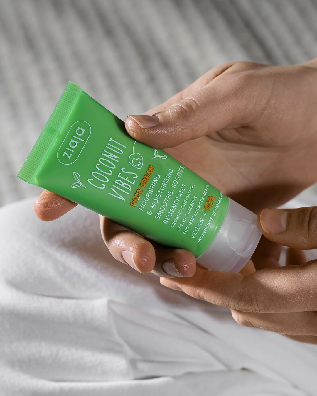 Ziaja COCONUT VIBES De-Stress nährende Gesichtscreme - Maske 50ml