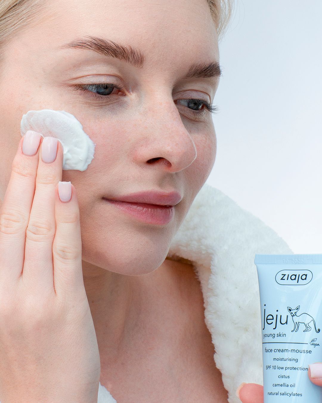 Ziaja JEJU YOUNG SKIN Gesichtscreme-Mousse mit LSF 10 - 50ml