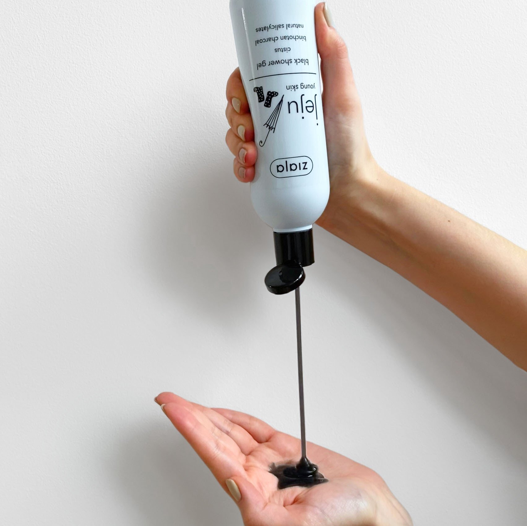 Ziaja JEJU YOUNG SKIN schwarzes Duschgel 300ml