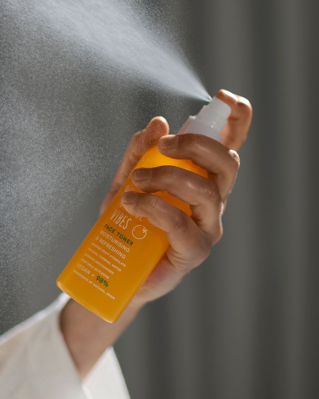 Ziaja ORANGE VIBES erfrischender De-Stress Gesichtstoner-Spray 190ml