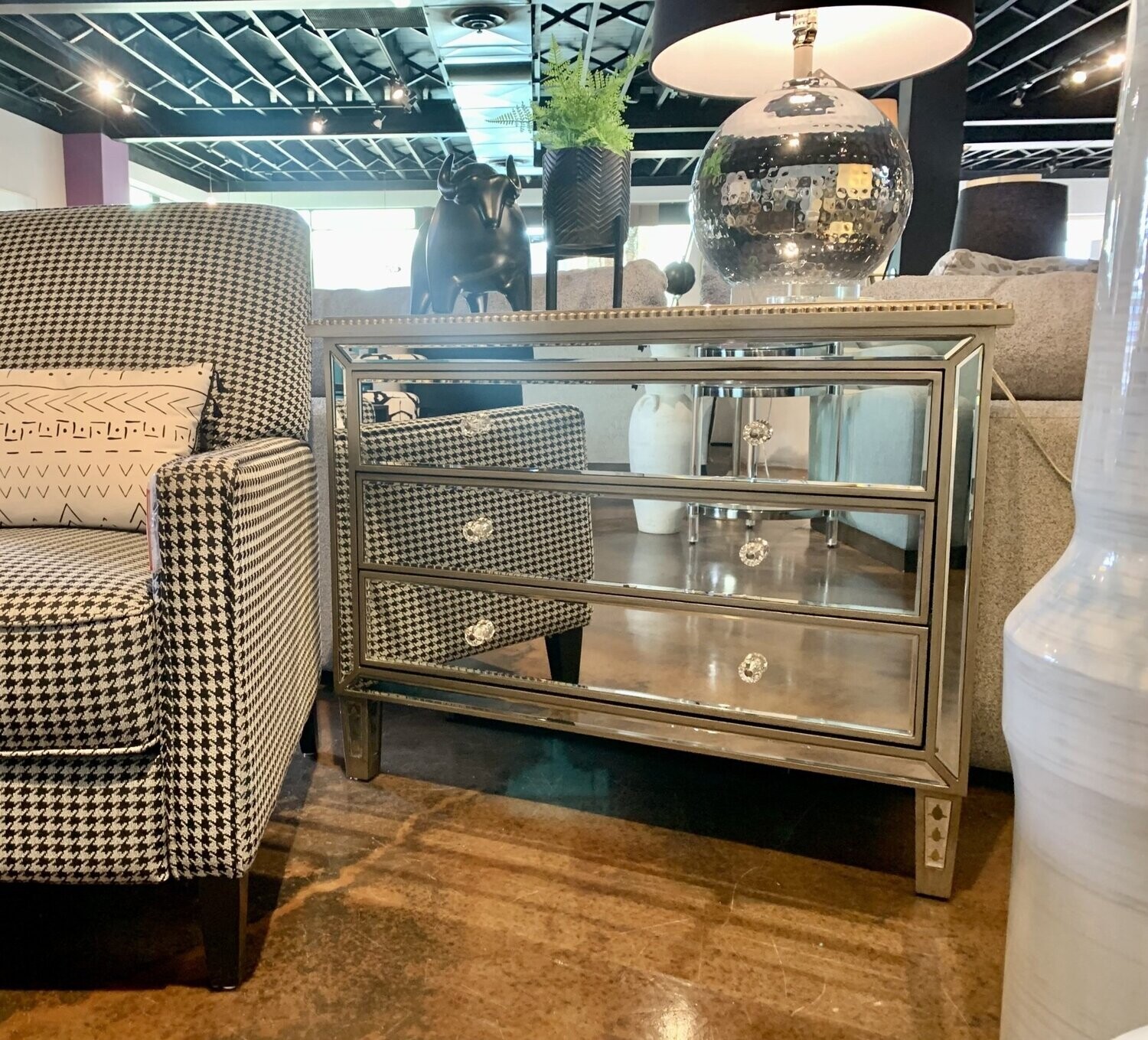 Maggiore Dresser/Accent Cabinet | Décor-Rest