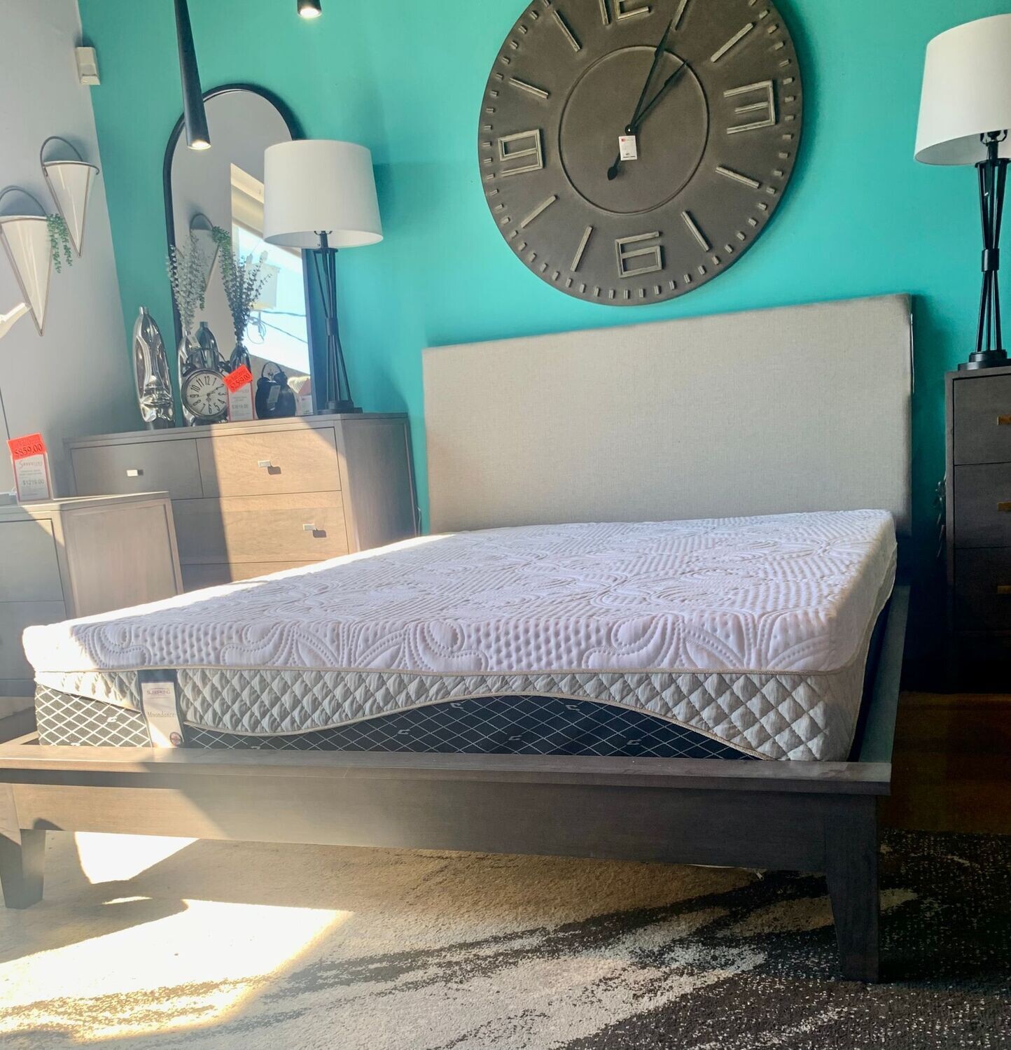 Geovin Queen Bed